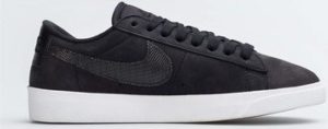 Nike Tenisky Wmns Blazer Low LX Černá