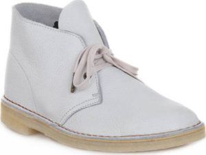 Clarks Kotníkové boty DESERT BOOT M WHITE Bílá